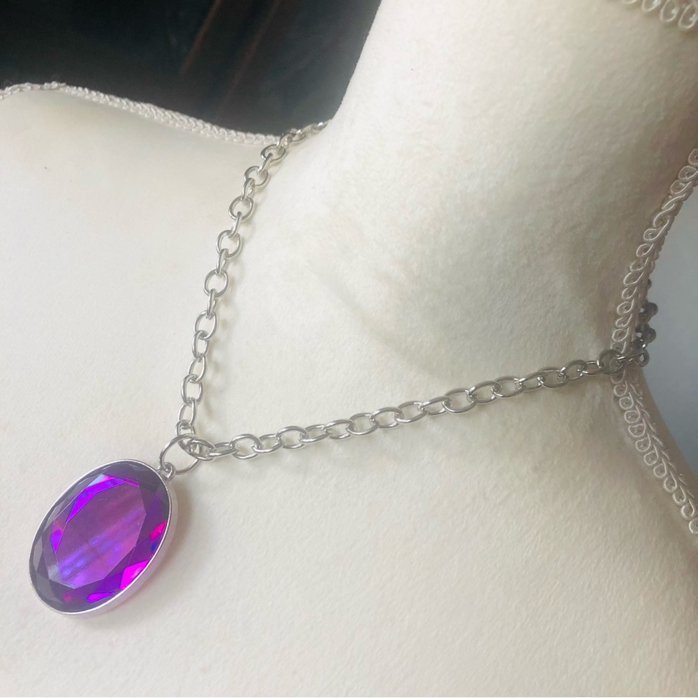 Large faceted purple glass cabochon stone necklace